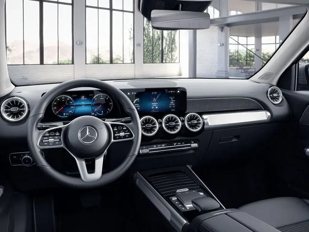Gebraucht Mercedes GLB200 Progressive 150 PS (110 kW) 2022 Grau / mountaingrau SUV