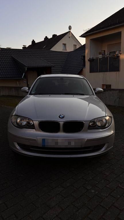 Gebraucht BMW 118 143 PS (105 kW) 2007 Silber Kleinwagen