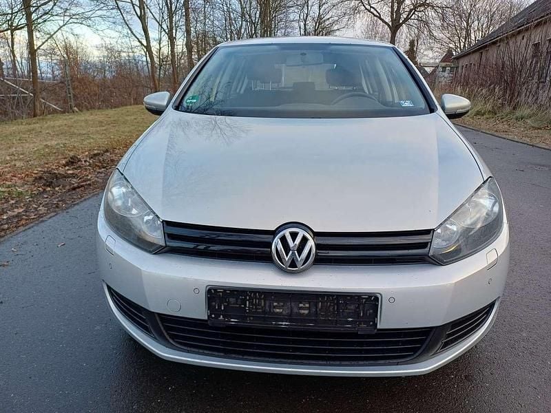 Gebraucht VW Golf VI 105 PS (77 kW) 2011 Silber Kleinwagen