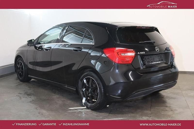 Gebraucht Mercedes A180 Style 122 PS (89 kW) 2012 Schwarz Limousine