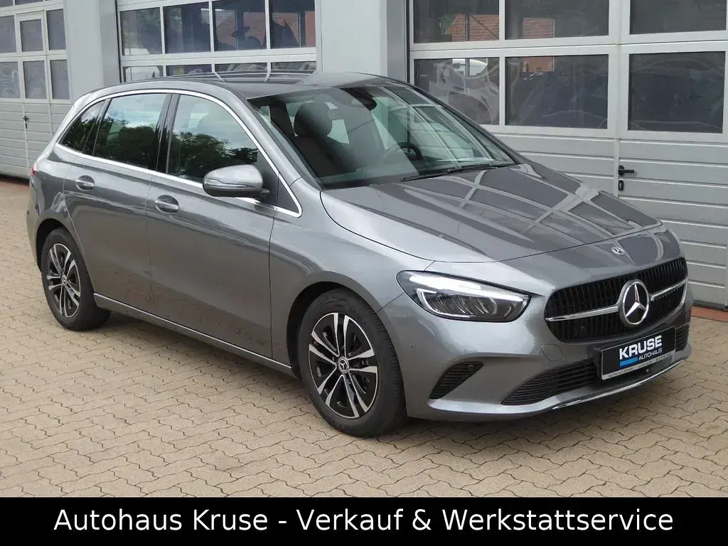 Gebraucht Mercedes B180 Progressive 136 PS (100 kW) 2025 Grau Kleinwagen
