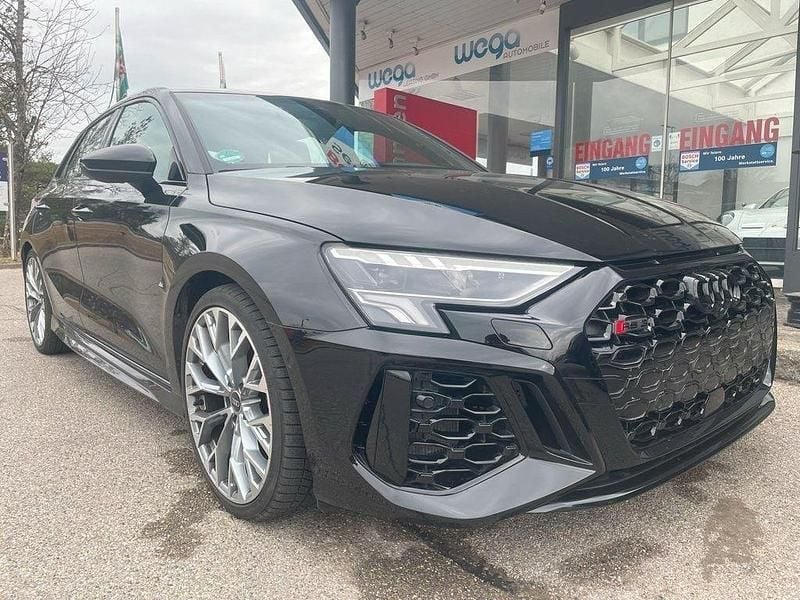 Schwarz Gebraucht 2024 Audi RS3 Sportback Sport Kleinwagen | 57.590 € (Fairer Preis) - Bild 1/4