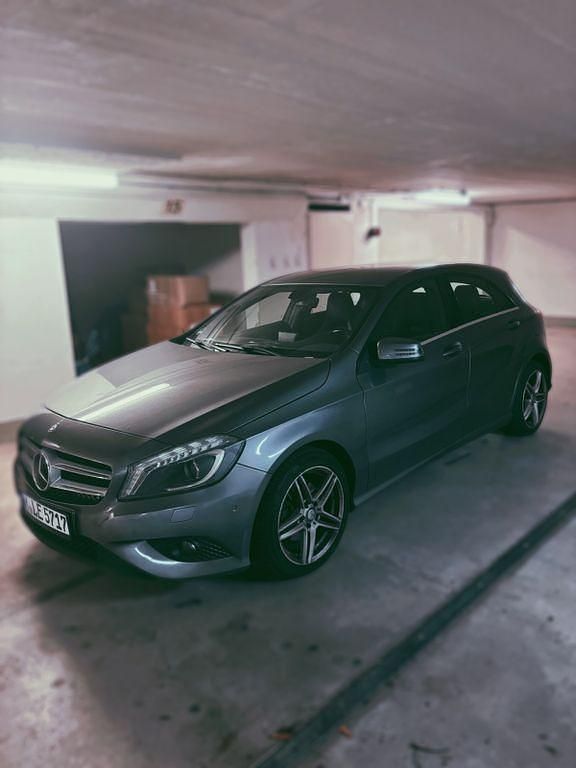 Schwarz Gebraucht 2013 Mercedes A180 Urban Limousine | 7.500 € (Guter Preis) - Bild 1/4