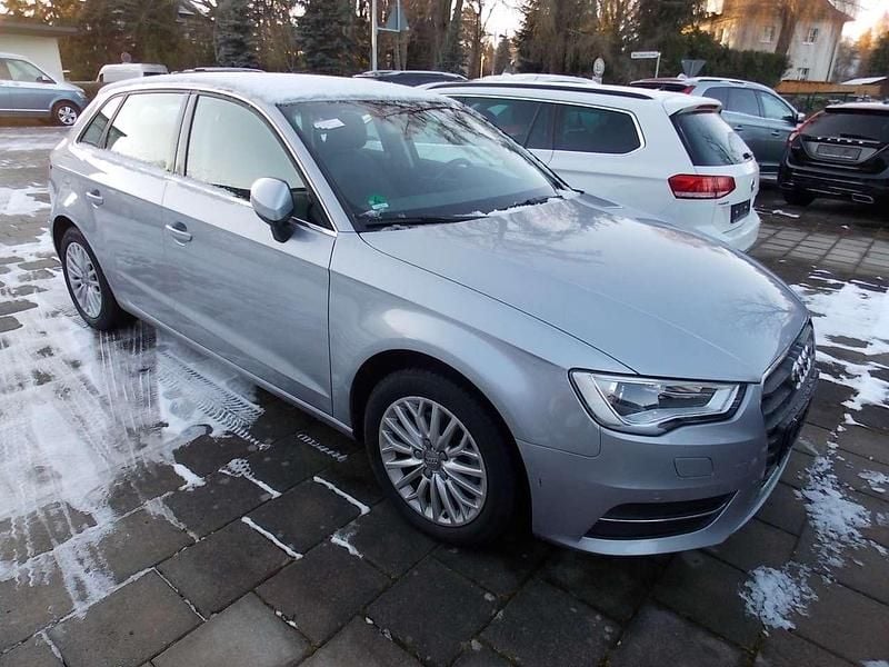 Używany Audi A3 Ambiente 125 KM (91 kW) 2016 Srebrny Kombi