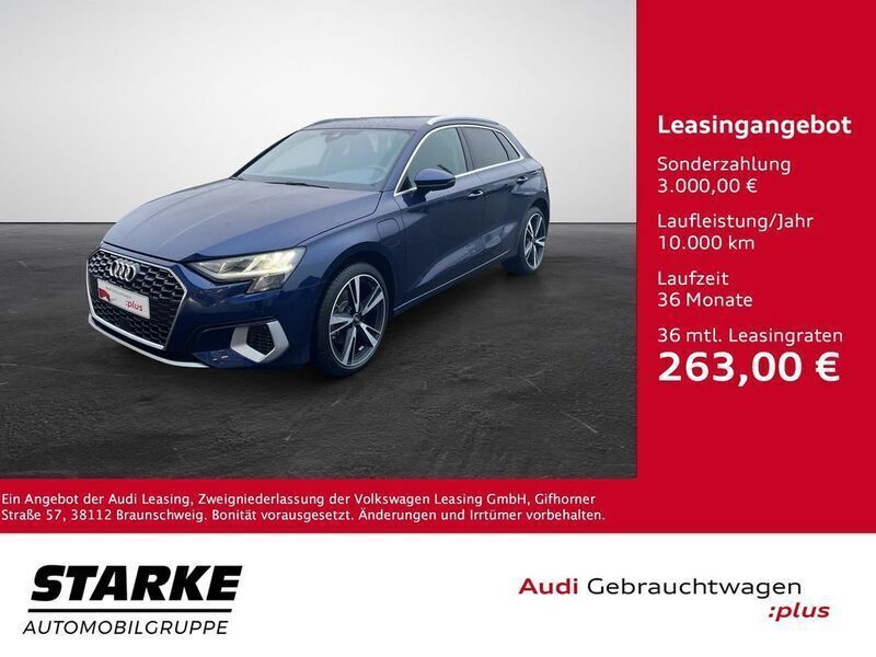 Blau (navarrablau metallic) Gebraucht 2024 Audi A3 Sportback e-tron Advanced Limousine | 38.990 € - Bild 1/4