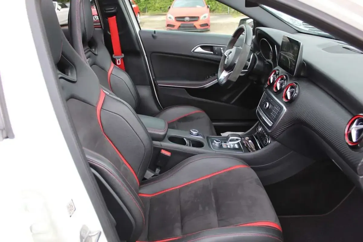 Gebraucht Mercedes A45 AMG AMG 381 PS (280 kW) 2018 Calcitweiss/zirrusweiss Coupé