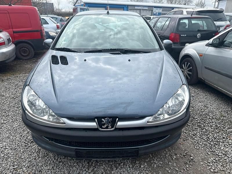 Gebraucht Peugeot 206 75 PS (55 kW) 2007 Grau Kleinwagen