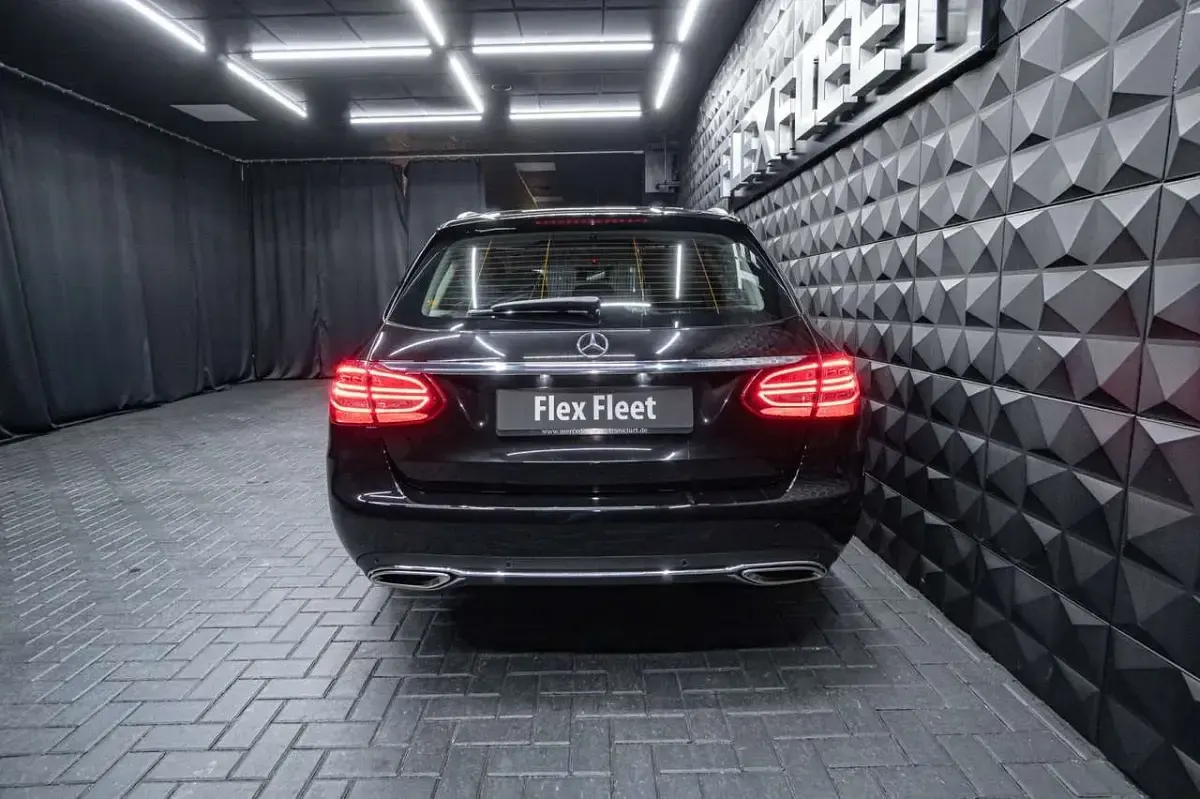 Gebraucht Mercedes C400 Exclusive 333 PS (244 kW) 2020 Obsidianschwarz  metalliclack Kombi
