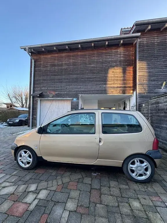 Brugt Renault Twingo 75 HK (55 kW) 2003 Guld Hatchback