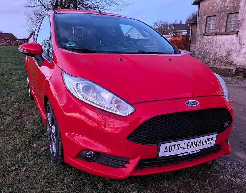 Używany Ford Fiesta ST 182 KM (133 kW) 2016 Czerwony Hatchback