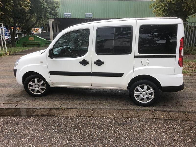 Weiß Gebraucht 2007 Fiat Doblò Van / Kleinbus | 2.550 € (Fairer Preis) - Bild 1/4
