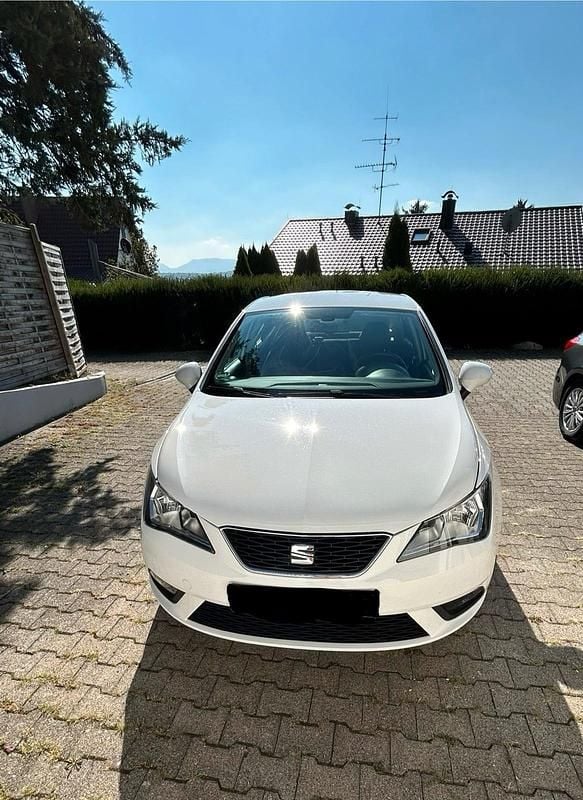 Weiß Gebraucht 2015 Seat Ibiza ST Sun Kombi | 9.200 € (Teuer) - Bild 1/4