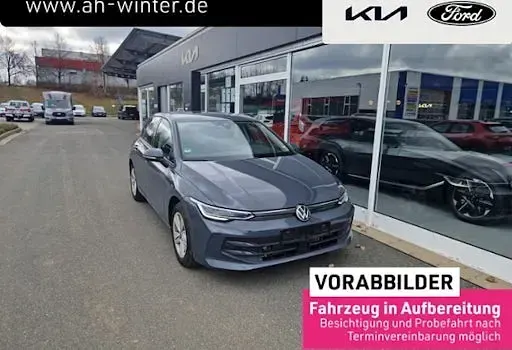 Gebraucht VW Golf VIII Life 150 PS (110 kW) 2025 Grau Limousine