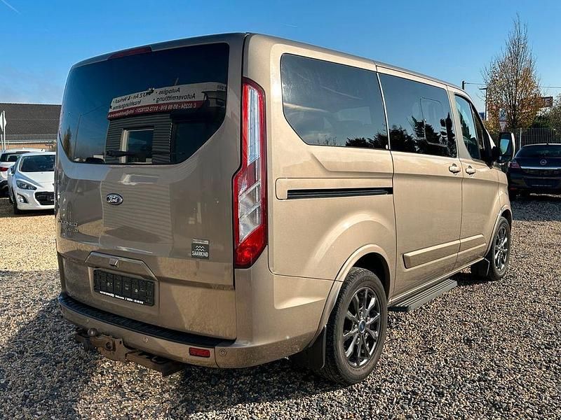 Second-hand Ford Transit 170 CP (125 kW) 2018 Argintiu Monovolum