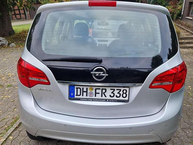 Gebraucht Opel Meriva Active 120 PS (88 kW) 2013 Silber Van / Kleinbus