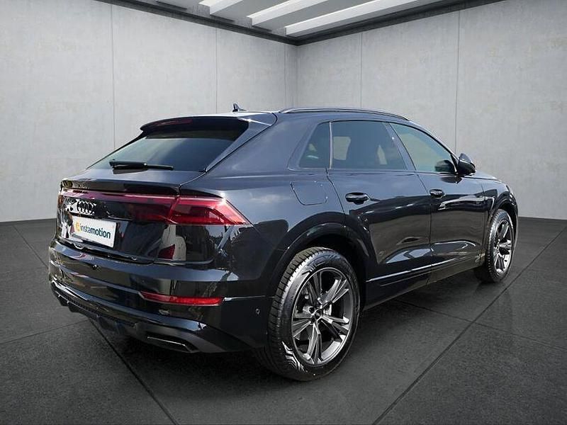 Używany Audi Q8 286 KM (210 kW) 2025 Czarny SUV