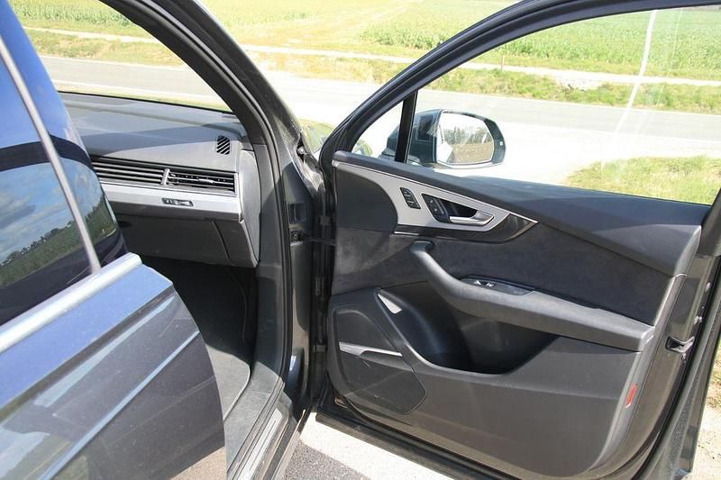 Gebraucht Audi Q7 Ambiente 286 PS (210 kW) 2019 Grau SUV