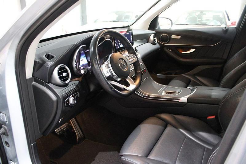 Gebraucht Mercedes GLC300e Sport 194 PS (142 kW) 2021 Hightechsilber SUV