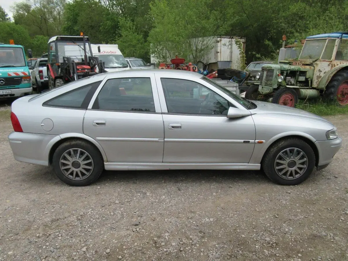 Occasion Opel Vectra Edition 116 ch (85 kW) 2000 Argent Berline