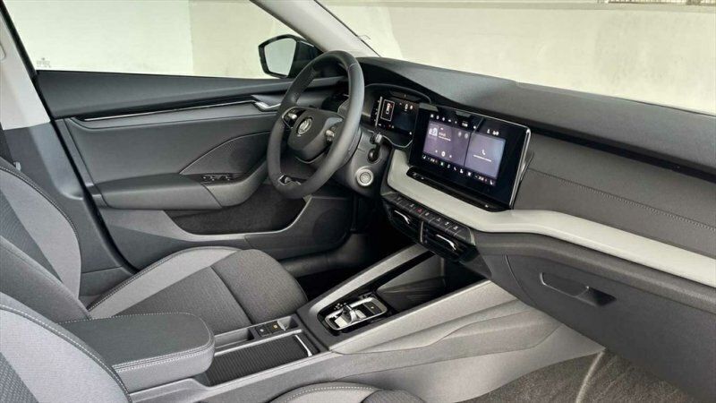 Gebraucht Skoda Octavia Selection 150 PS (110 kW) 2024 Grau Kombi