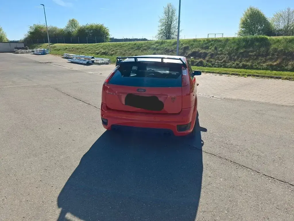 Gebraucht Ford Focus 145 PS (106 kW) 2005 Rot Limousine