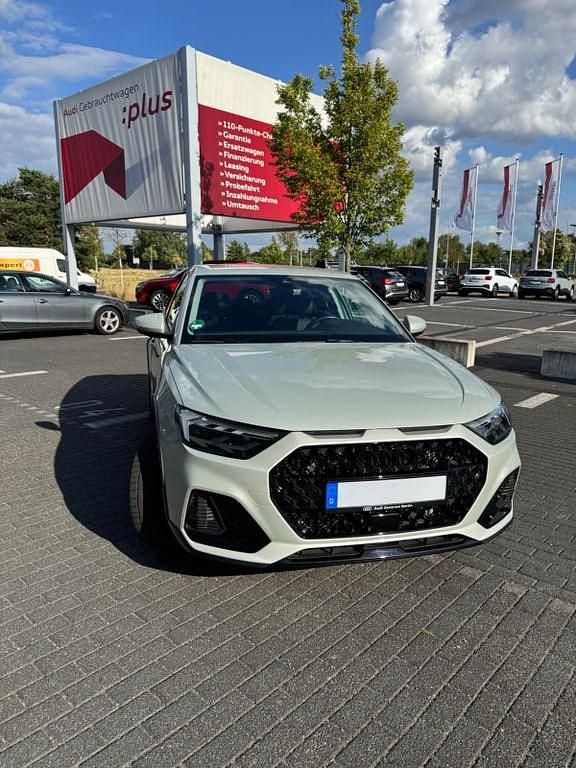 Gebraucht Audi A1 S-Line 150 PS (110 kW) 2023 Silber SUV