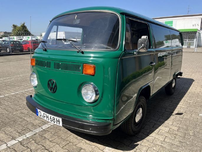 Grün Gebraucht 1974 VW T2 Van | 27.850 € - Bild 1/4