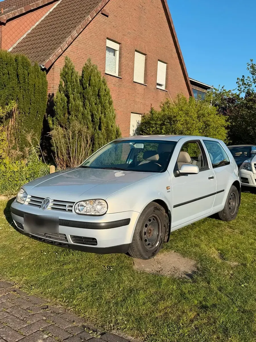 Second-hand VW Golf IV 75 CP (55 kW) 2000 Argintiu Hatchback