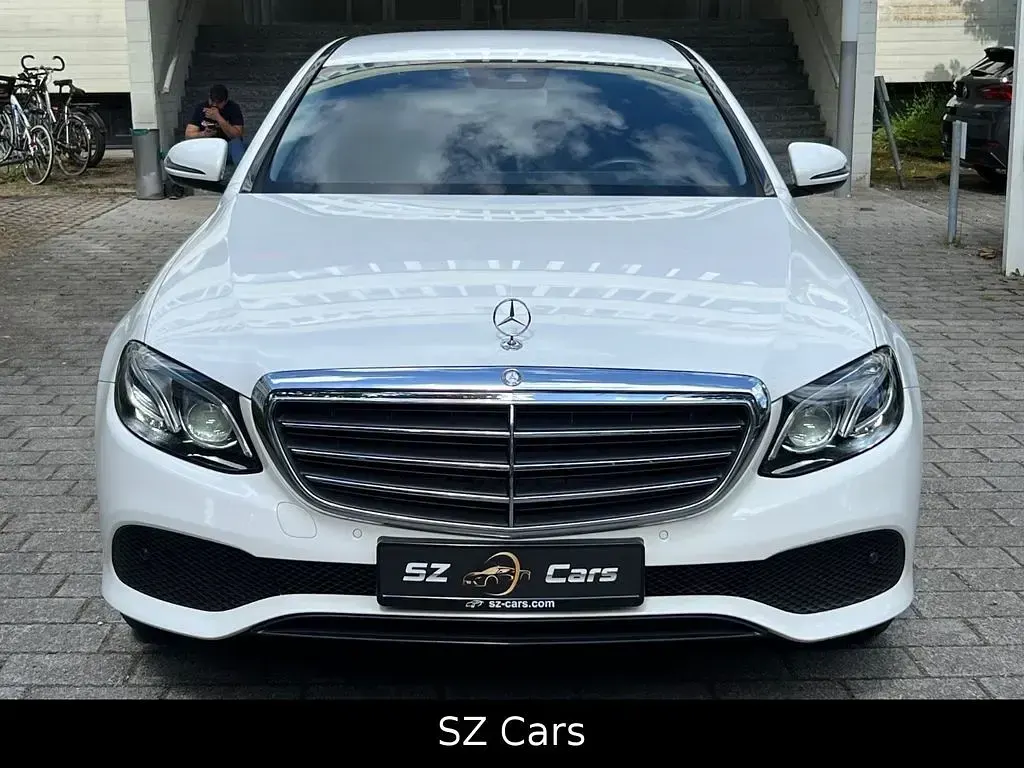Gebraucht Mercedes E200 184 PS (135 kW) 2016 Weiß Limousine