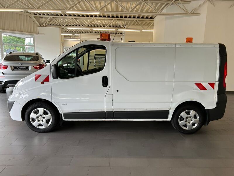Gebraucht Opel Vivaro 114 PS (83 kW) 2013 Weiß Van / Kleinbus