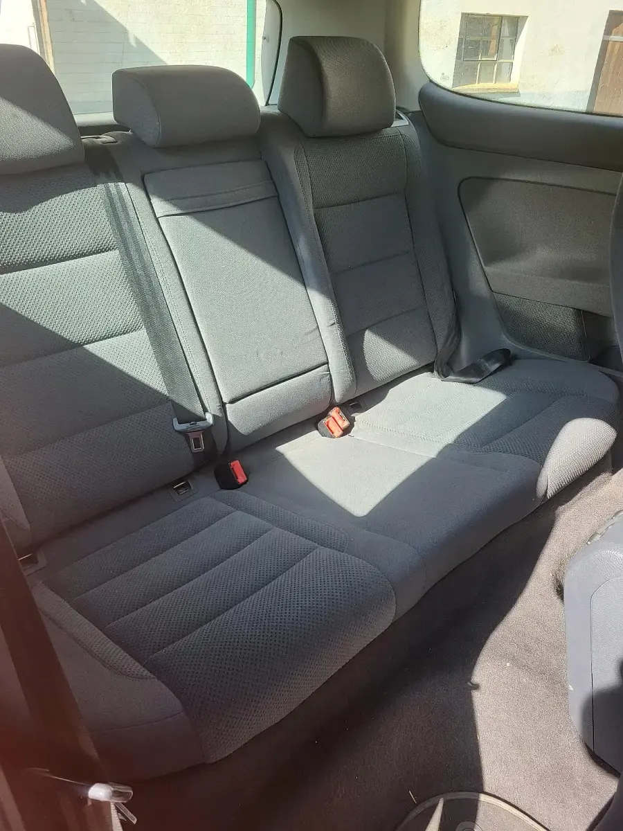 Używany VW Golf V 90 KM (66 kW) 2005 Czerwony Hatchback