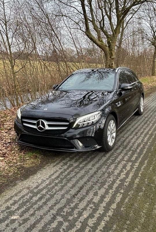 Gebraucht Mercedes C200 150 PS (110 kW) 2018 Schwarz Kombi