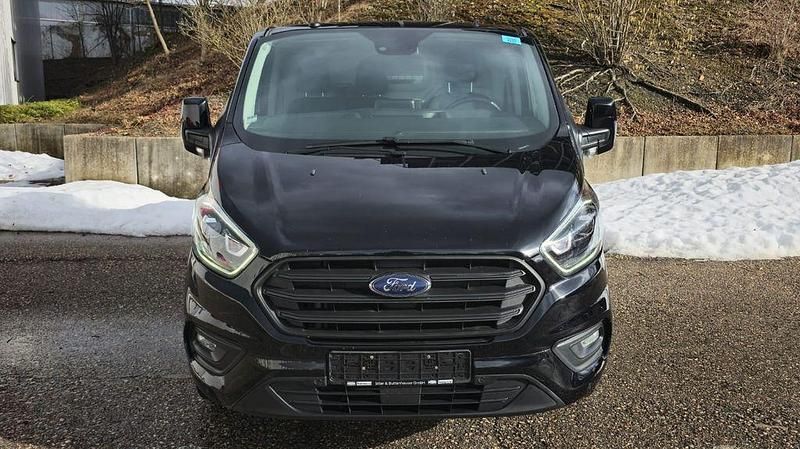Second-hand Ford Transit Custom 170 CP (125 kW) 2018 Negru Monovolum