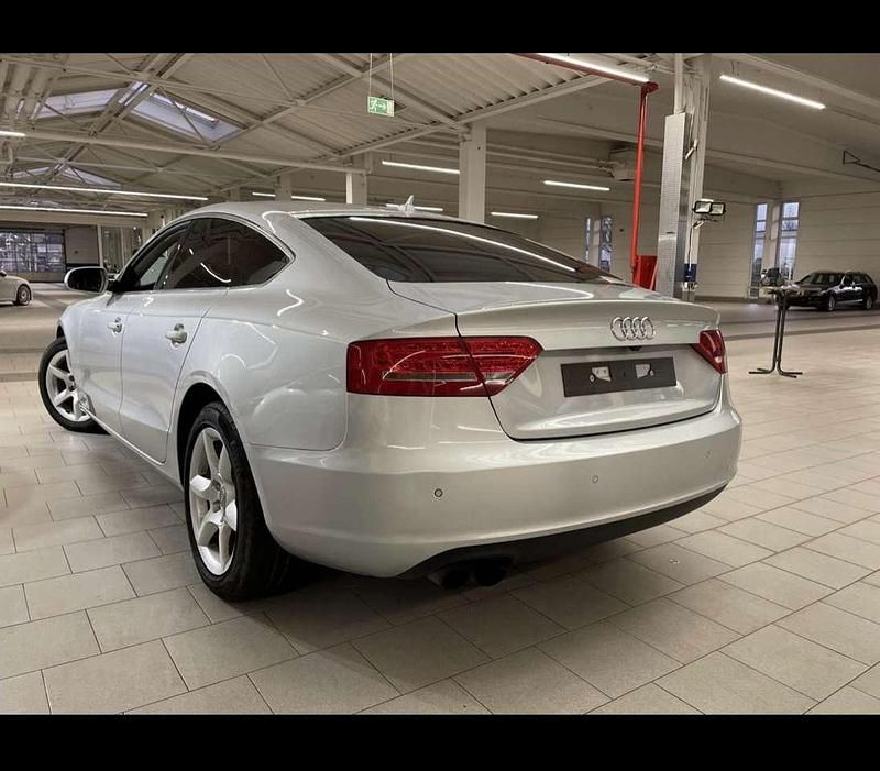 Gebraucht Audi A5 Sportback 160 PS (117 kW) 2011 Eissilber Kleinwagen