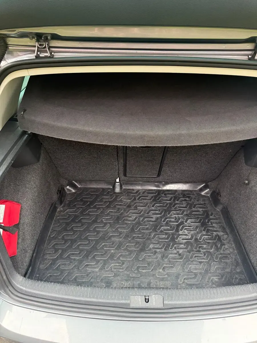 Gebraucht VW Golf VI 105 PS (77 kW) 2011 Grau Kleinwagen