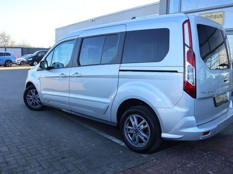 Gebraucht Ford Tourneo Titanium 120 PS (88 kW) 2021 Silber Van / Kleinbus