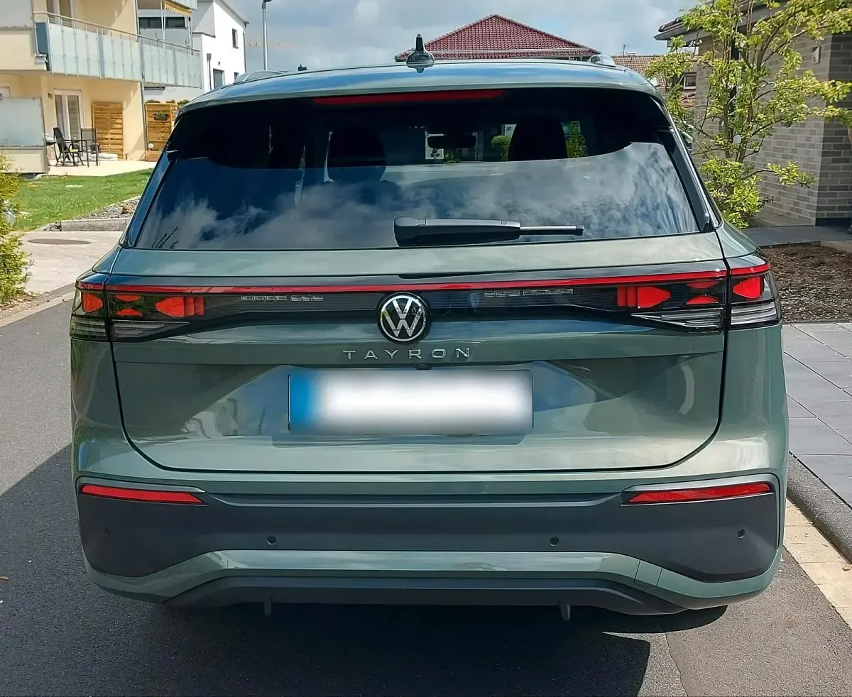 Gebraucht VW Tayron Life 150 PS (110 kW) 2025 Grün SUV