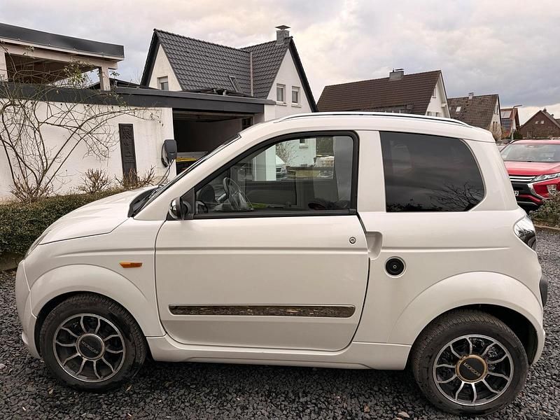 Weiß Gebraucht 2018 Microcar M.Go Kleinwagen | 9.990 € - Bild 1/4