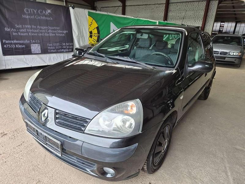 Second-hand Renault Clio IV Expression 65 CP (47 kW) 2015 Negru Berlinǎ