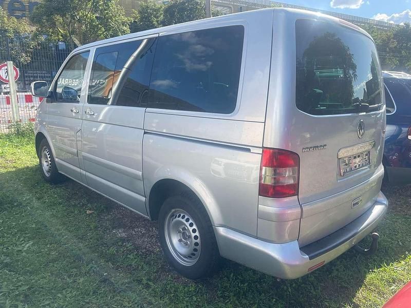 Second-hand VW T5 131 CP (96 kW) 2004 Argintiu Van