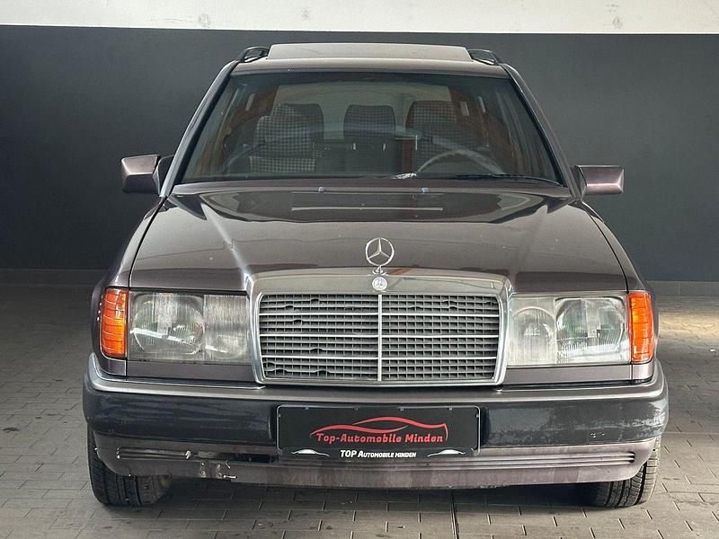 Second-hand Mercedes E250 90 CP (66 kW) 1991 Mov Break