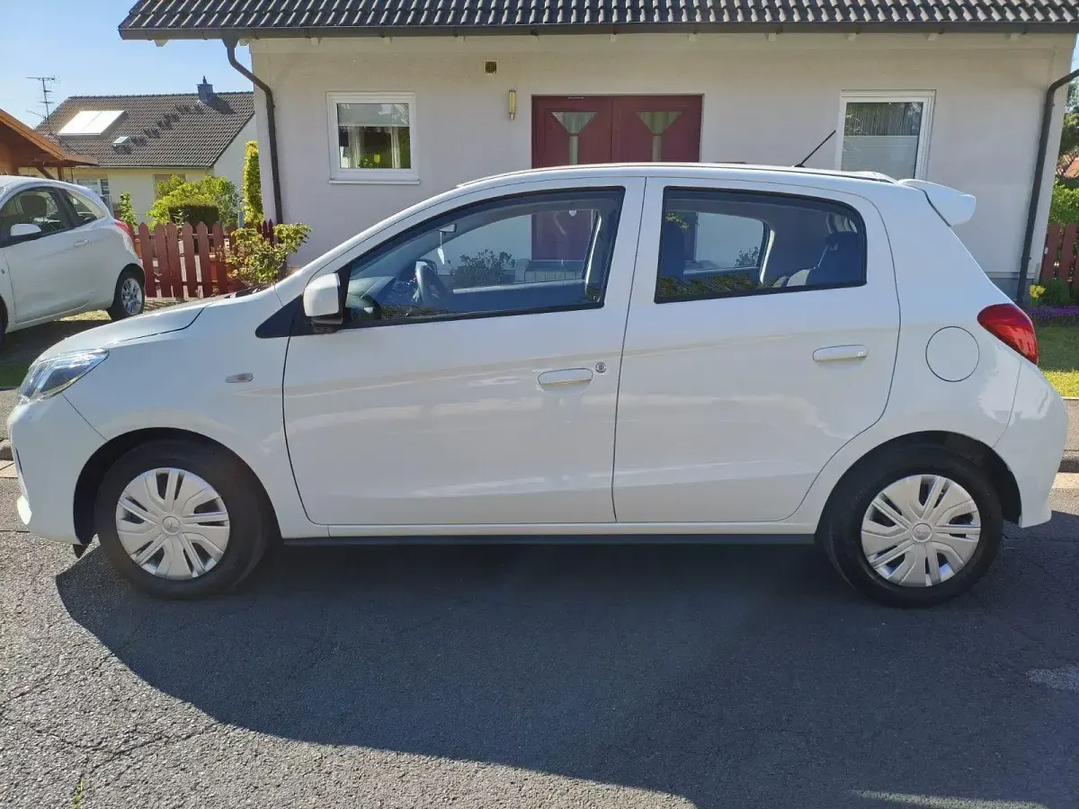 Gebraucht Mitsubishi Space Star Select 71 PS (52 kW) 2022 Weiß Kleinwagen