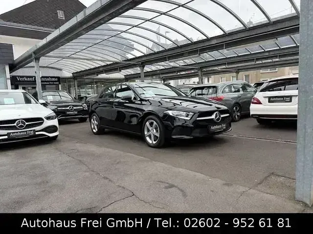 Gebraucht Mercedes A250 Business 218 PS (160 kW) 2022 Schwarz Limousine