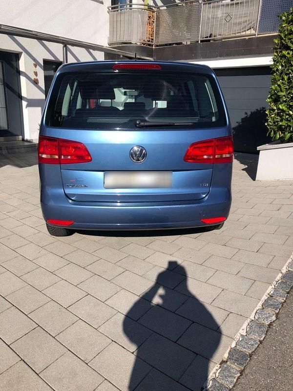 Gebraucht VW Touran Trendline 105 PS (77 kW) 2011 Blau Van / Kleinbus