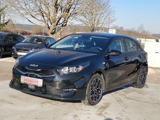 Gebraucht Kia Ceed Edition 7 120 PS (88 kW) 2023 (1k) zilinaschwarz met. (metallic) Kleinwagen