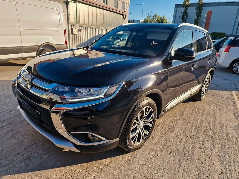 Gebraucht Mitsubishi Outlander Diamant Edition 150 PS (110 kW) 2017 Schwarz SUV