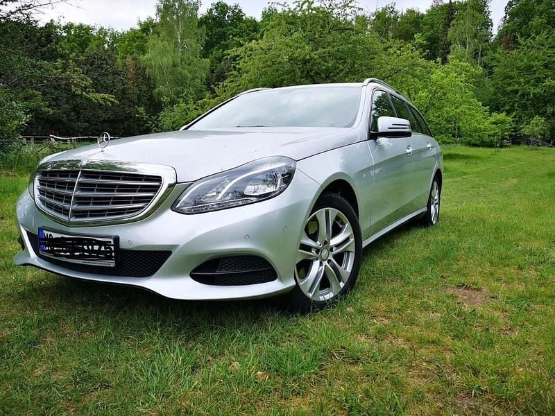 Gebraucht Mercedes E300 231 PS (169 kW) 2014 Silber Kombi