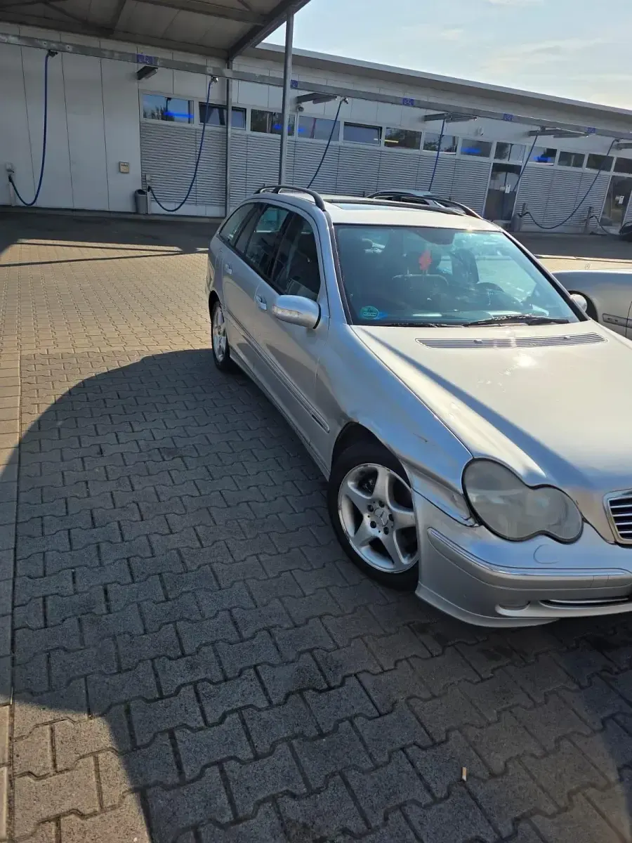 Gebraucht Mercedes C220 Avantgarde 143 PS (105 kW) 2004 Silber Kombi