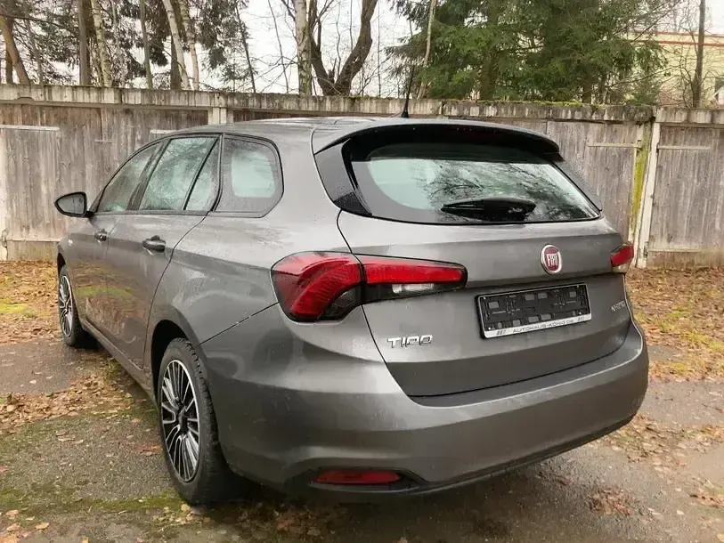 Gebraucht Fiat Tipo Cross 131 PS (96 kW) 2023 Andere Limousine