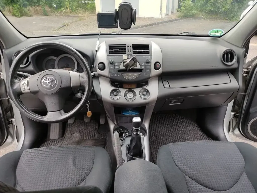 Gebraucht Toyota RAV4 177 PS (130 kW) 2009 Silber SUV